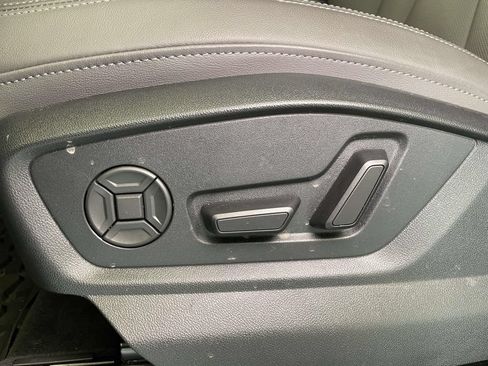 Used 2025 Audi Q7 2.0T Premium Plus w/ Premium Plus Package AWD/4WD image 17