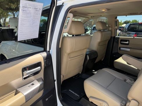 Used 2018 Toyota Sequoia Limited w/ Safety & Convenience Package AWD/4WD image 12