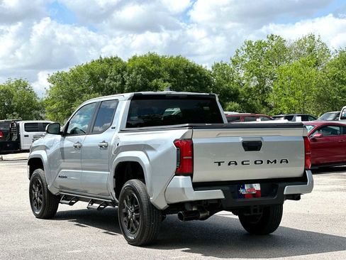 Used 2025 Toyota Tacoma SR5 RWD image 13
