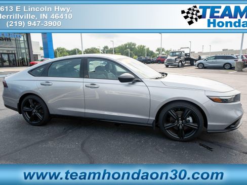 Used 2025 Honda Accord Sport image 1