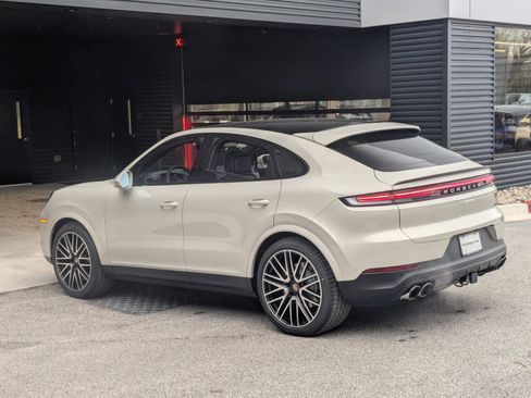 New 2026 Porsche Cayenne S image 3