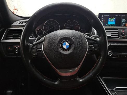 Used 2018 BMW 330i Sedan w/ Premium Package image 10