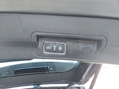 Used 2025 Ford Explorer ST-Line image 25