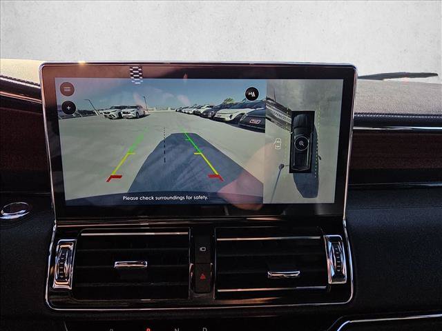 Used 2022 Lincoln Navigator Reserve AWD/4WD image 13