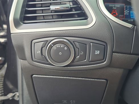 Certified 2021 Ford Edge SE image 19