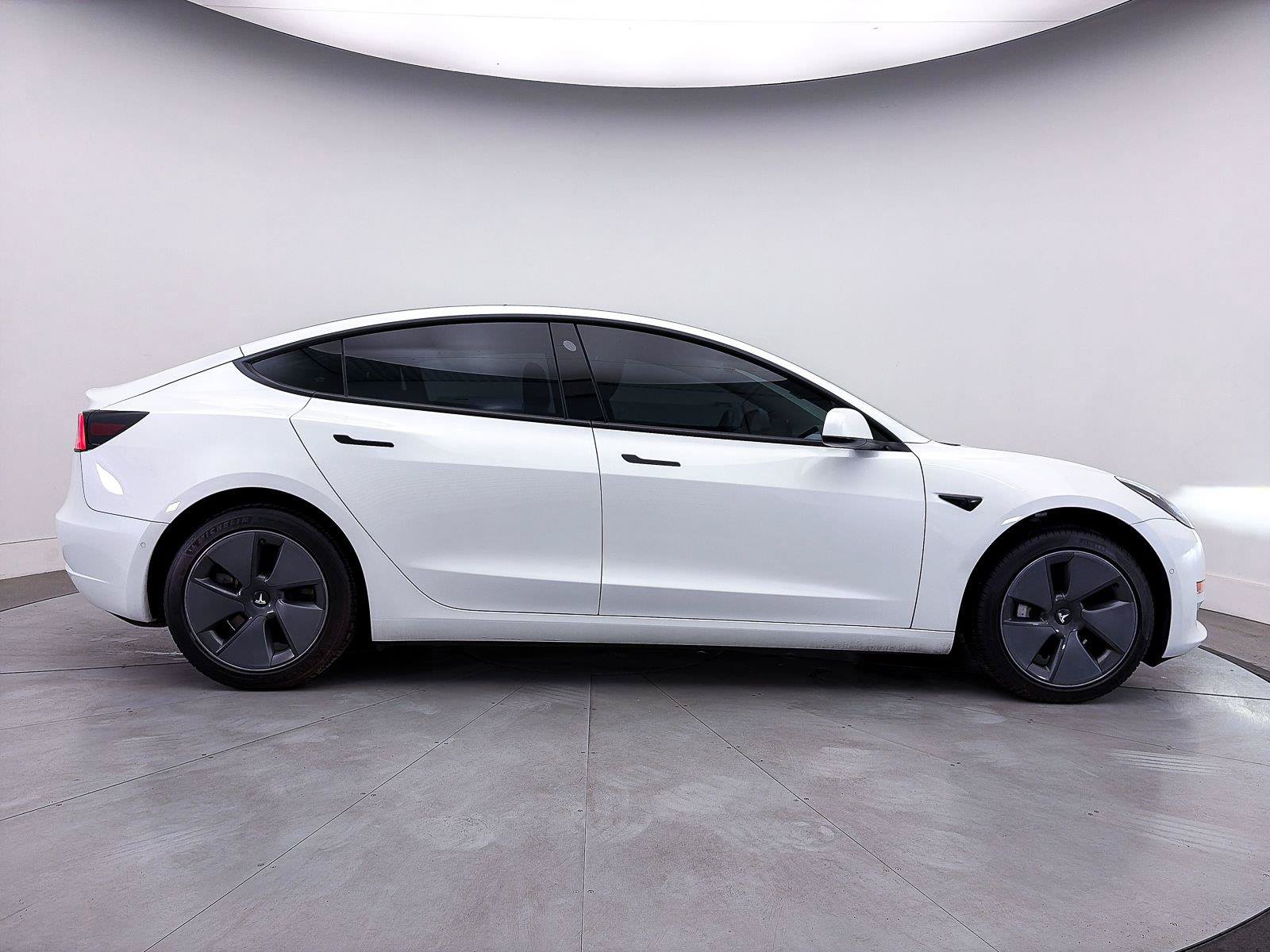 Used 2022 Tesla Model 3 Long Range AWD/4WD image 37