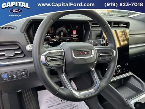 Used 2025 GMC Terrain Elevation image 23