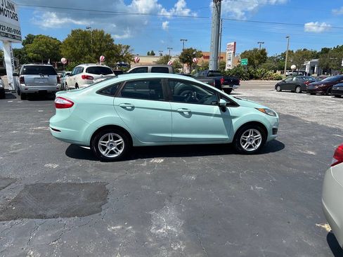 Used 2019 Ford Fiesta SE FWD image 6