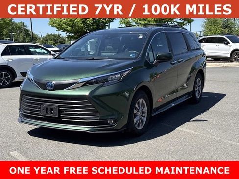 Used 2025 Toyota Sienna XLE FWD image 5