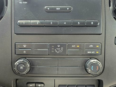 Used 2016 Ford F550 2WD Regular Cab Super Duty image 22