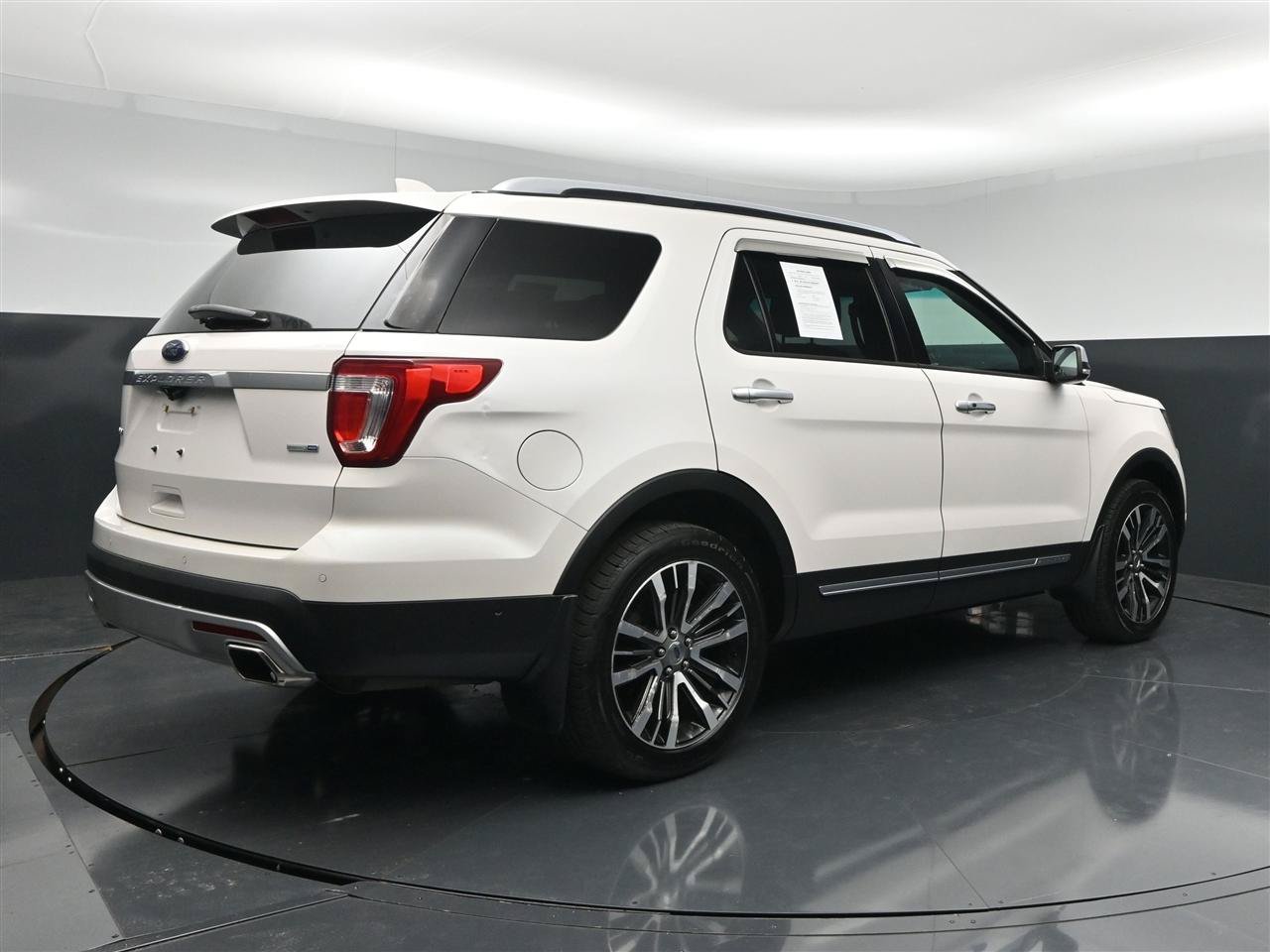 Used 2017 Ford Explorer Platinum AWD/4WD image 6