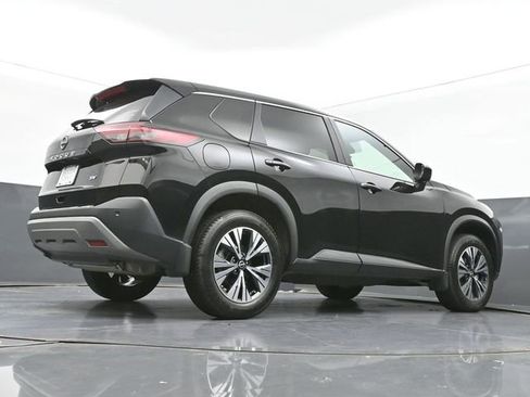 Used 2023 Nissan Rogue SV image 42