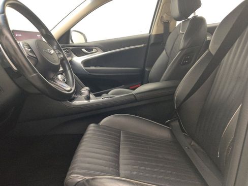 Used 2022 Genesis G70 3.3T RWD image 17