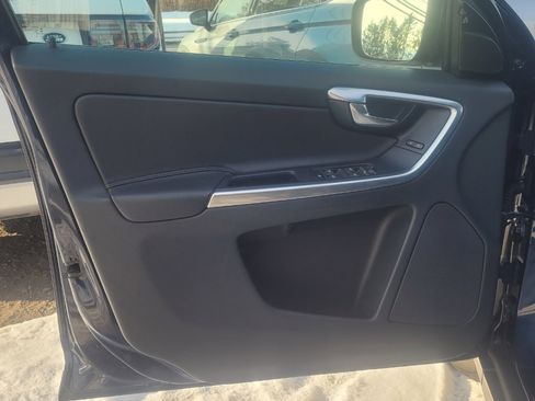 Used 2015 Volvo XC60 T6 Platinum w/ Climate Package image 10