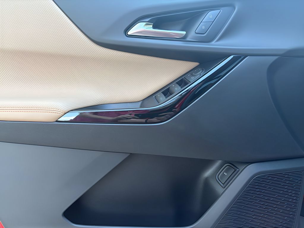New 2027 Chevrolet Equinox ACTIV AWD/4WD image 16