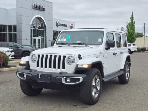 Used 2022 Jeep Wrangler Unlimited Sahara AWD/4WD image 15