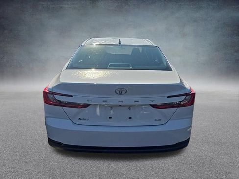Used 2025 Toyota Camry LE FWD image 5