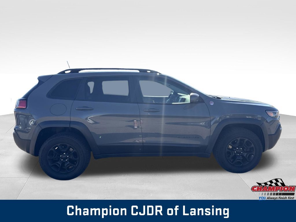 Used 2019 Jeep Cherokee Trailhawk w/ Cold Weather Group AWD/4WD image 8