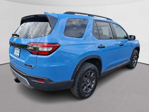Certified 2024 Honda Pilot TrailSport image 11