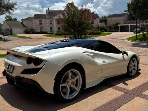Used 2021 Ferrari F8 Tributo RWD image 3