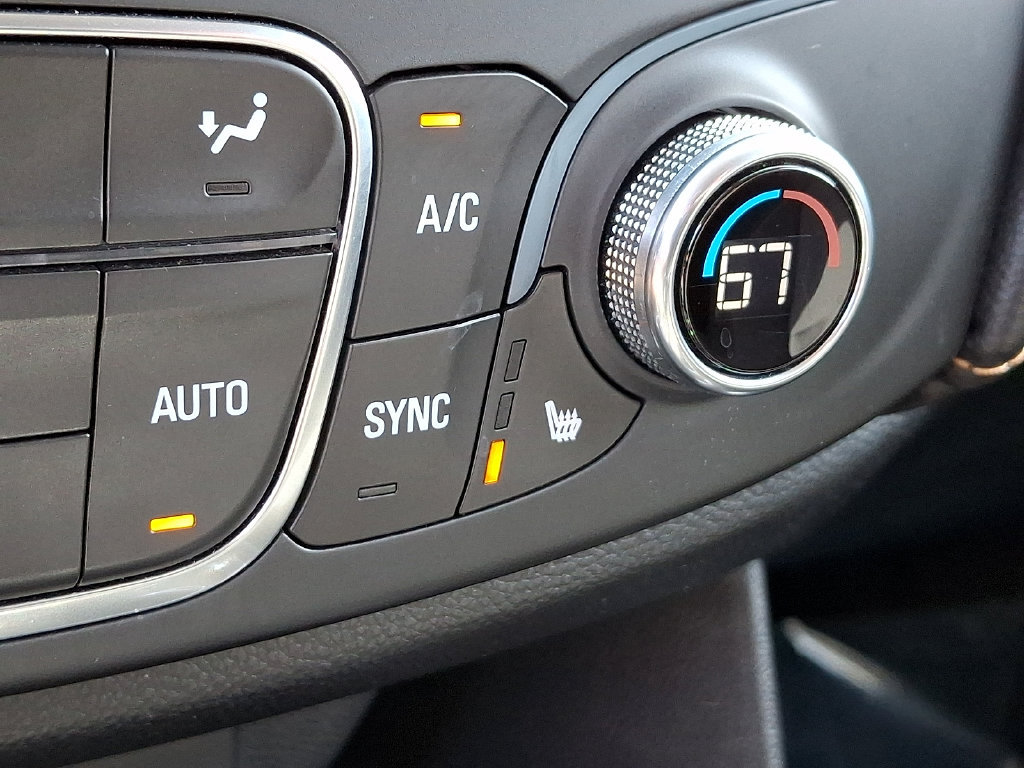 Used 2020 Chevrolet Traverse LT FWD image 23