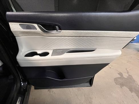 Used 2023 Hyundai Palisade Calligraphy image 13