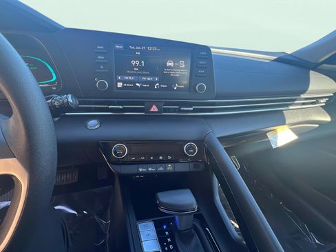 Certified 2025 Hyundai Elantra Blue image 14