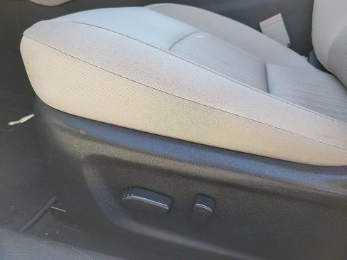 Used 2025 Nissan Altima 2.5 SV FWD image 11