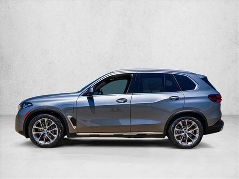 Used 2026 BMW X5 xDrive50e AWD/4WD image 8