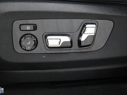 Used 2025 BMW X5 xDrive50e image 15