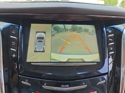 Used 2015 Cadillac Escalade Luxury RWD image 25