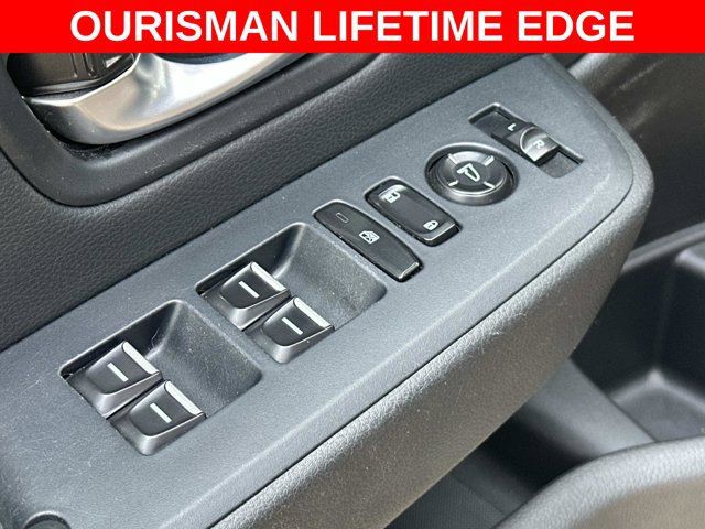 Used 2025 Honda Pilot Touring image 14