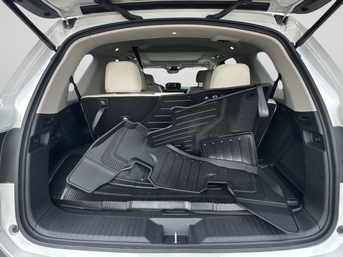 Certified 2026 Honda Pilot Touring image 14