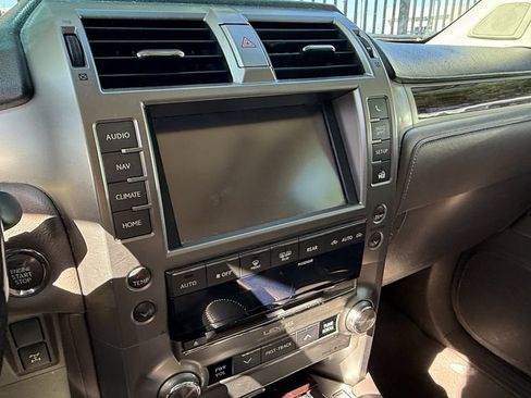 Used 2017 Lexus GX 460 Premium w/ Premium Package AWD/4WD image 4