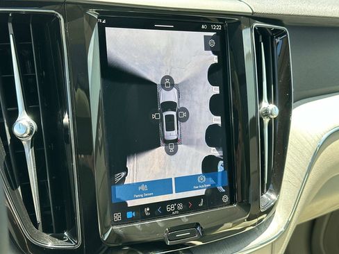 Certified 2025 Volvo XC60 T8 Plus w/ Protection Package Premier image 13