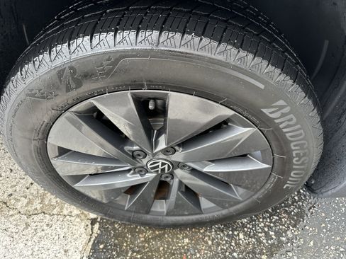 Used 2023 Volkswagen Taos S FWD image 6