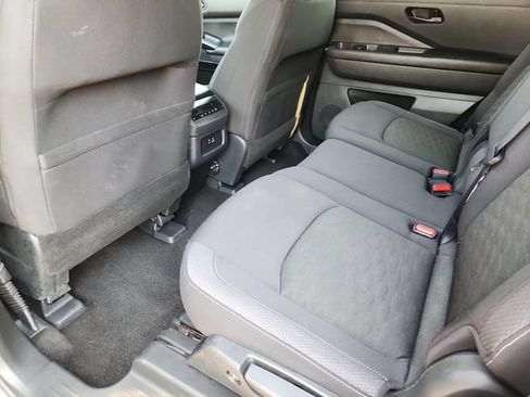 Certified 2024 Nissan Pathfinder SV AWD/4WD image 8