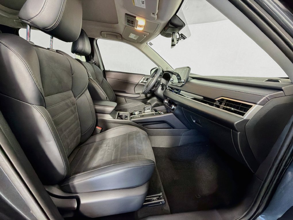 Used 2025 Mitsubishi Outlander SE AWD/4WD image 30