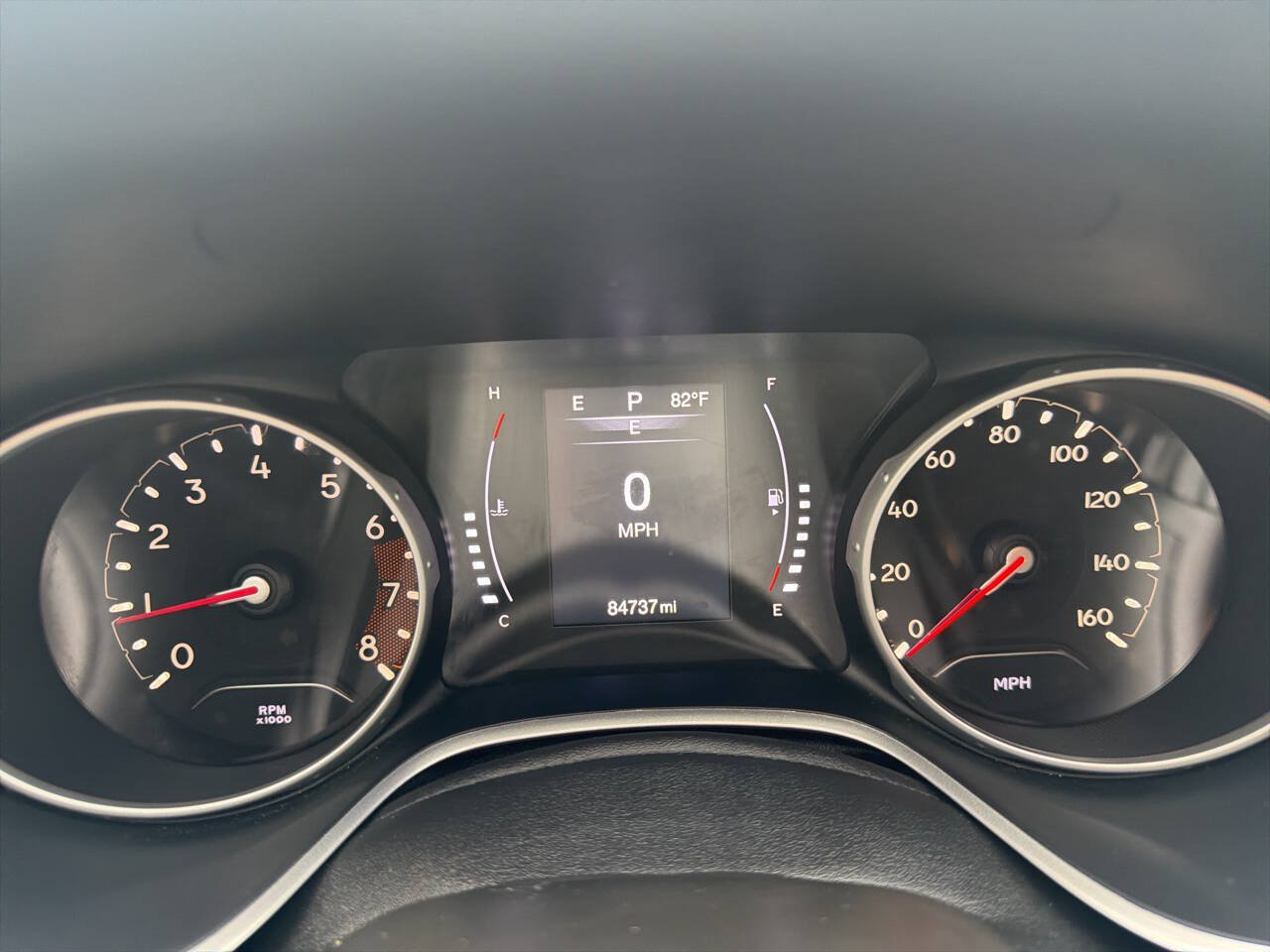 Used 2018 Jeep Compass Latitude w/ Cold Weather Group FWD image 9