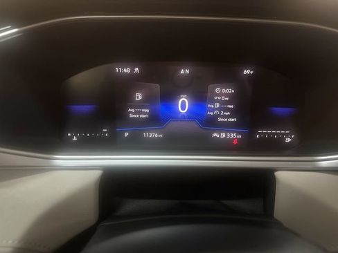 Certified 2025 Volkswagen Taos SE AWD/4WD image 11