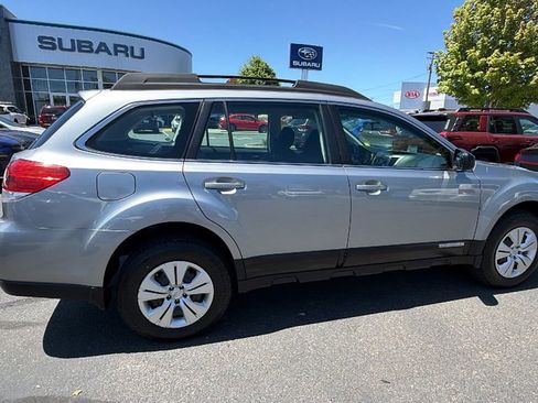 Used 2011 Subaru Outback 2.5i AWD/4WD image 3