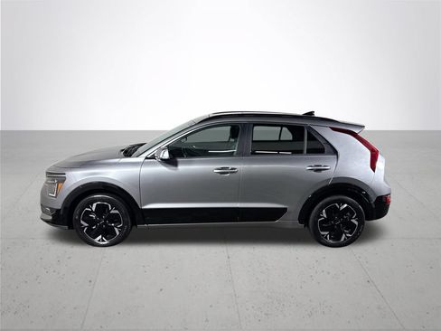 Certified 2023 Kia Niro Wave w/ Wave Preserve Package FWD image 10