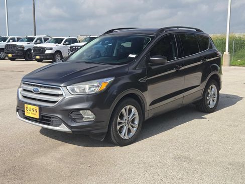 Used 2018 Ford Escape SE w/ SE Sync 3 Package FWD image 7