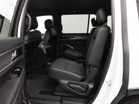 New 2026 Jeep Grand Wagoneer Limited AWD/4WD image 21
