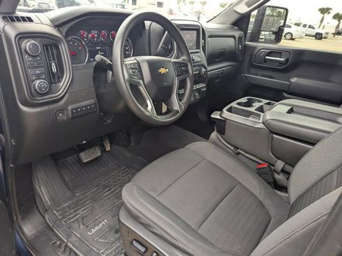 Used 2023 Chevrolet Silverado 2500 Custom w/ Custom Value Package image 9