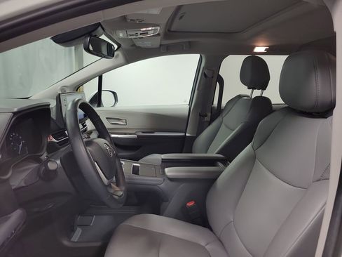 Used 2024 Toyota Sienna XLE w/ XLE Plus Package image 12