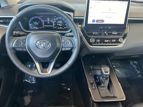 Used 2026 Toyota Corolla Cross XLE w/ Convenience Package FWD image 17