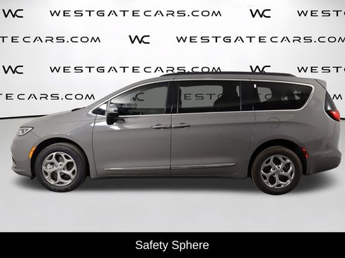 Used 2023 Chrysler Pacifica Limited w/ Uconnect Theater Family Group AWD/4WD image 5