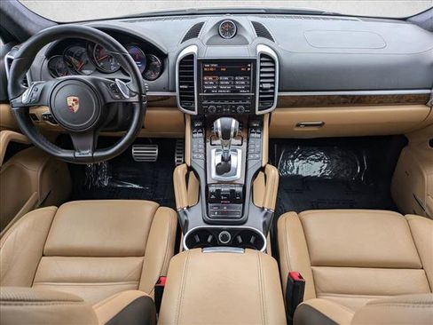 Used 2014 Porsche Cayenne Turbo AWD/4WD image 17