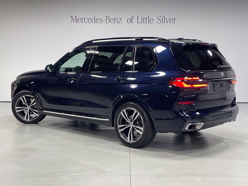 Used 2023 BMW X7 xDrive40i w/ M Sport Package AWD/4WD image 3